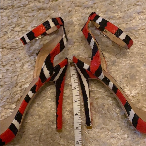 JustFab heels size 10 - Picture 3 of 3